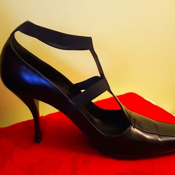 Prada Shoe - Picture 2 of 5